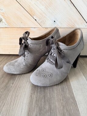 Women's Gray Suede Lace-Up Block Heel Bootie Shoes